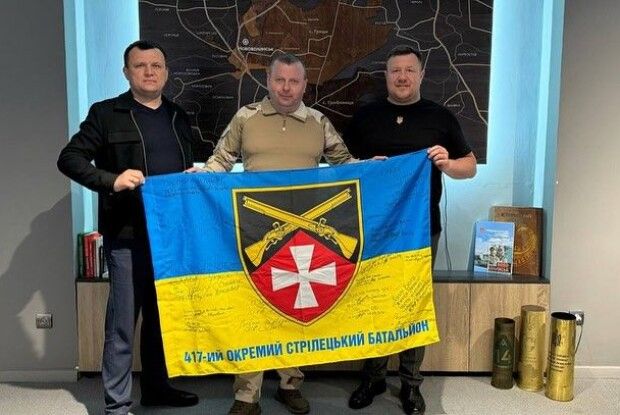 Громада на Волині отримала Подяку і бойовий прапор від воїнів-земляків