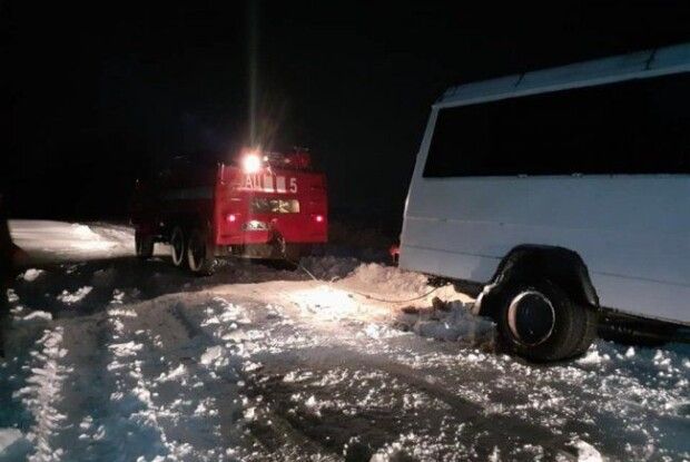 На Волині маршрутка з пасажирами злетіла в кювет (Фото)