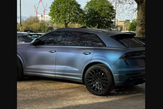 Футболіст Мудрик похвалився новим автомобілем за 110 тисяч доларів