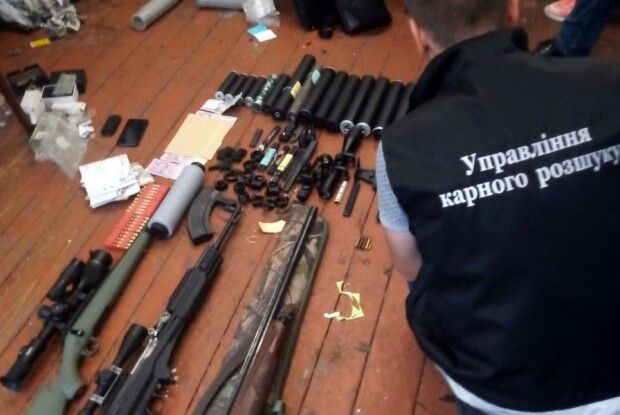Волинський «кулібін» переробив понад 100 одиниць зброї