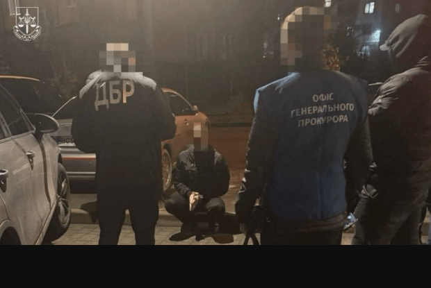 На Західній Україні прокурор вимагав 5 тисяч доларів хабаря