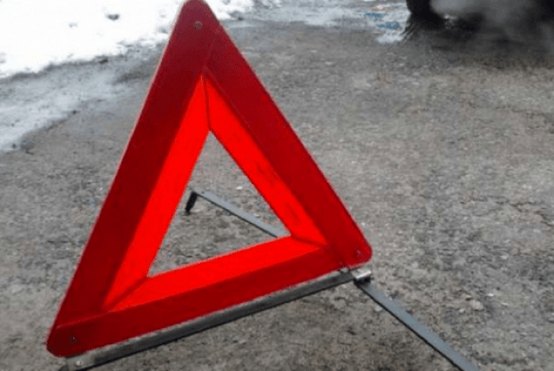 У Рівному під колесами автобуса загинув чоловік, жінка потрапила до лікарні 