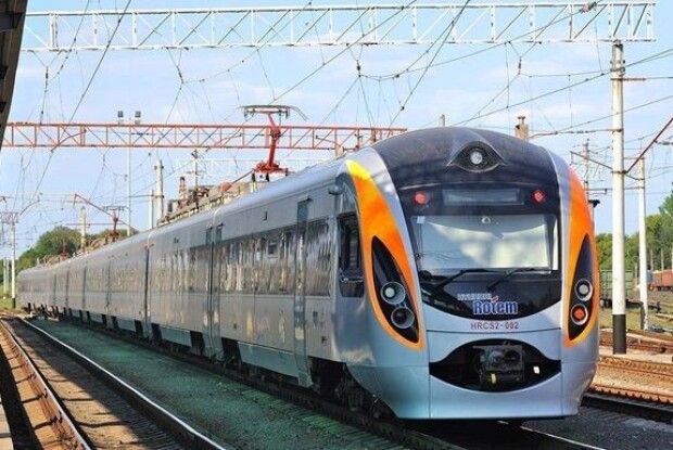 «Поїзд Івано-Франківськ-Ківерці» робитиме додаткові зупинки зі зручною пересадкою