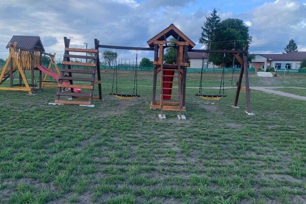 У громаді на Волині облаштовують паркову зону для дітей і дорослих (Фото)