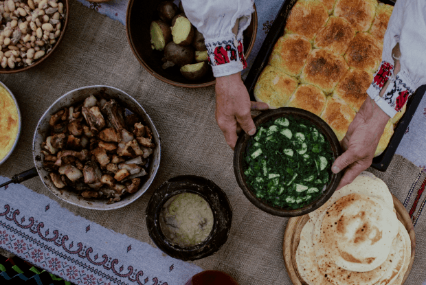 Потравка, млинці на заквасці, куліш з грибами та ребрами –  у Рівному досліджують автентичні страви (Фото)