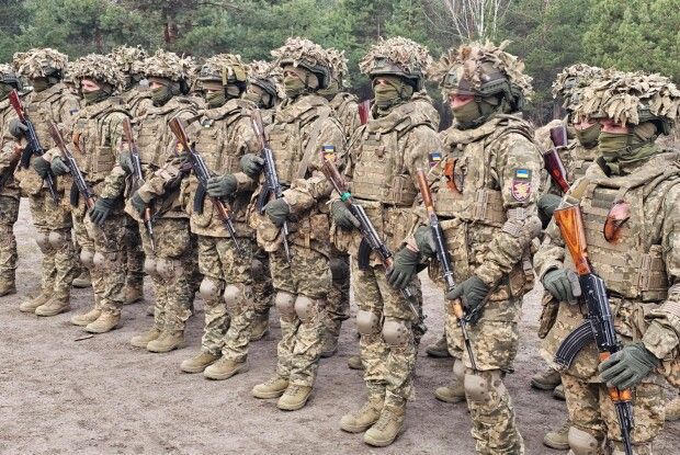 Драпатий призупинив поповнення штурмових полків людьми: що відомо