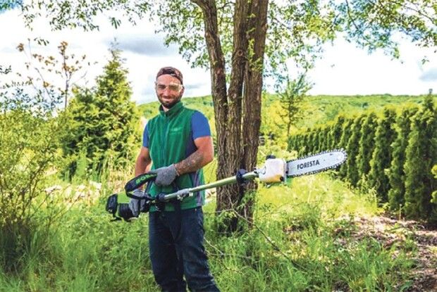 Справа життя: як на Закарпатті інструментами Dnipro-M та Foresta створюють живу красу