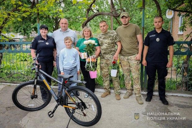 Волинські поліцейські привітали сина загиблого колеги з Днем народження (Фото)