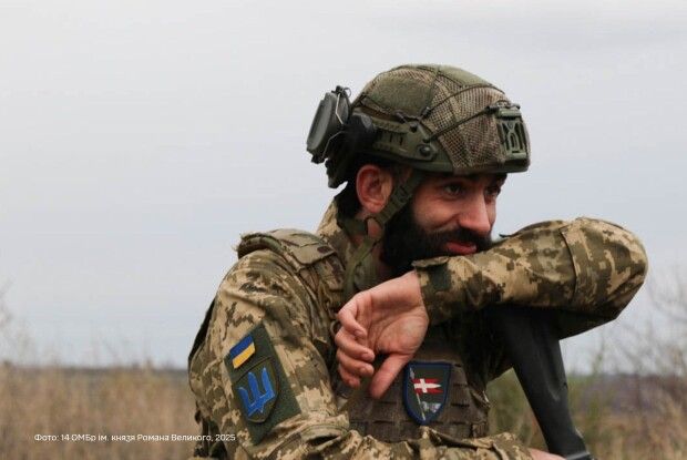 Голлівуд відпочиває: як воїн волинської бригади «вполював» російську бронемашину