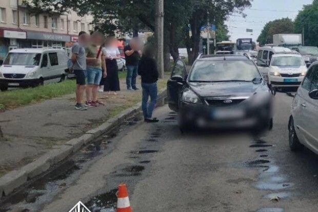 У Луцьку сталася ававрія: зіткнулися вантажівка і два легковики (Фото)