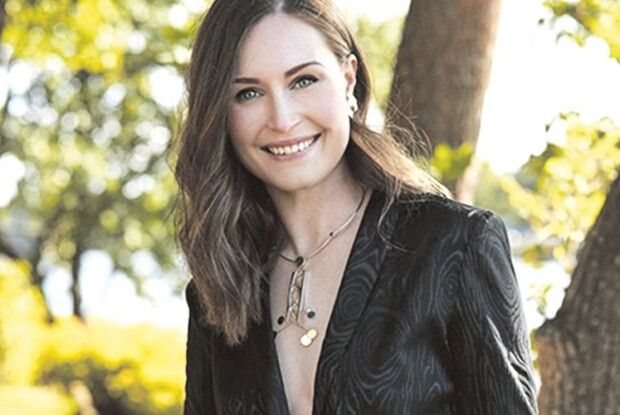 Прем’єрка Фінляндії знялася в піджаку на голе тіло