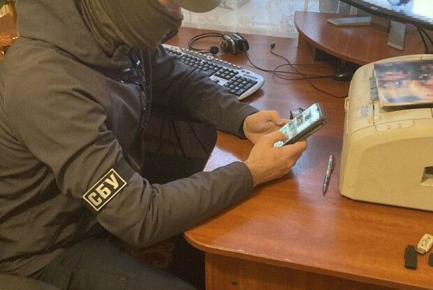 Плів нісенітниці про ЗСУ й «АЗОВ»: рівнянина підозрюють у запереченні збройної агресію рф