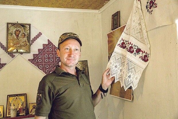 Після обстрілу від будинку залишилася одна стіна…  з Богородицею із бурштину
