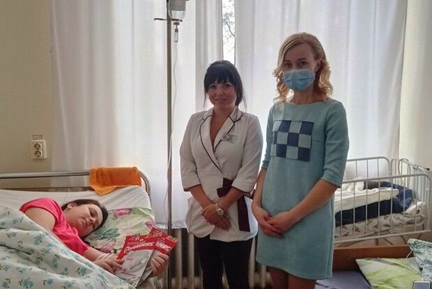 В один із волинських пологових меценати передали діагностичні підгузки (Фото)