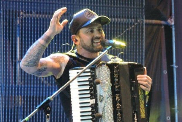 «Заборонити бути громадянами України», – музикант емоційно про людей на окупованому Донбасі