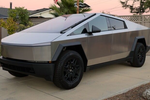 У Луцьку Tesla Cybertruck Cyderbeas шукає нового власника