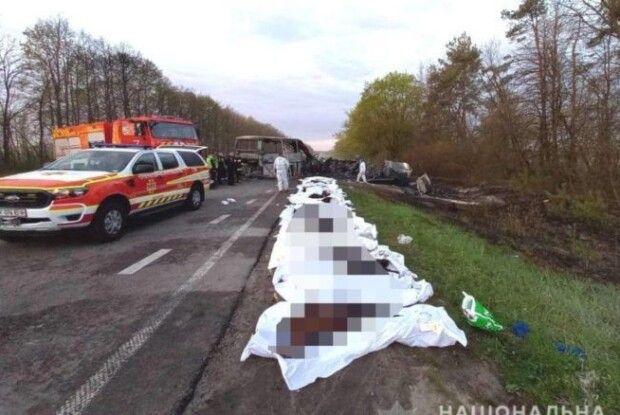 На межі життя та смерті: відомо про стан постраждалих у смертельній ДТП на Рівненщині