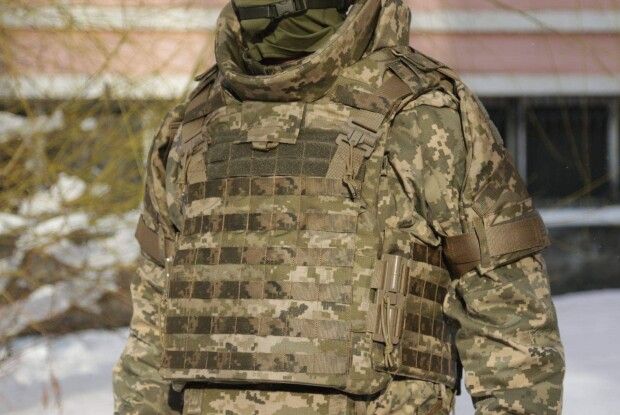 У Луцьку викрили шахрая, який продавав військовий одяг та амуніцію в інтернеті