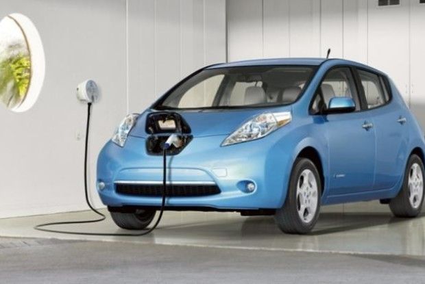 Українці потроху пересідають на електромобілі