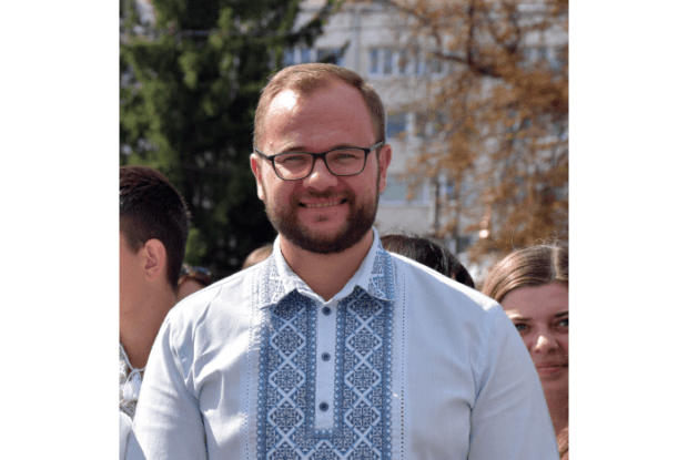 Мер Луцька похвалився, як наповнив Рокинівські ставки водою і повернув лебедів