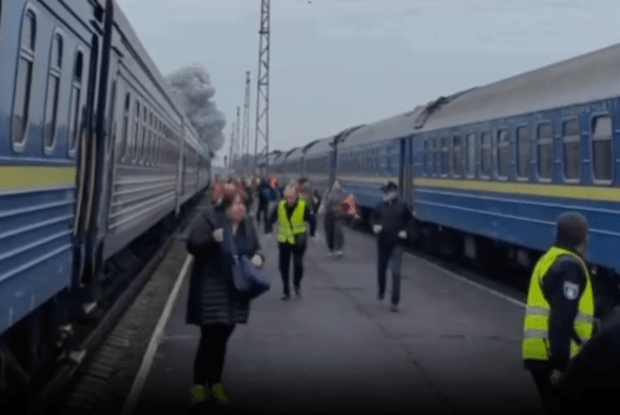 Обстріл Волині: поїзд, яким їхав Борис Джонсон, евакуювали