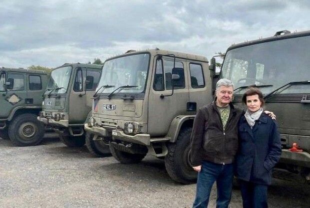 Порошенко відправив з Британії чергову партію вантажівок Leyland DAF для ЗСУ: треба якнайшвидше доставити їх в Україну