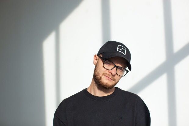 «Не забудем і не пробачим»: співак зі Здолбунова випустив новий трек