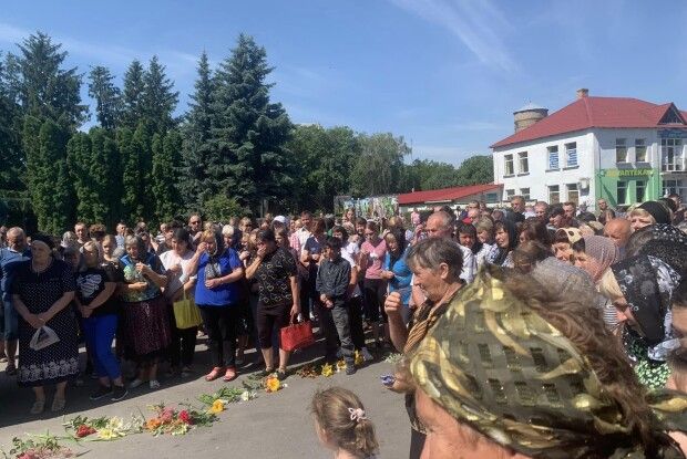 Сьогодні Волинь попрощалась із загиблим Героєм Русланом Рябим