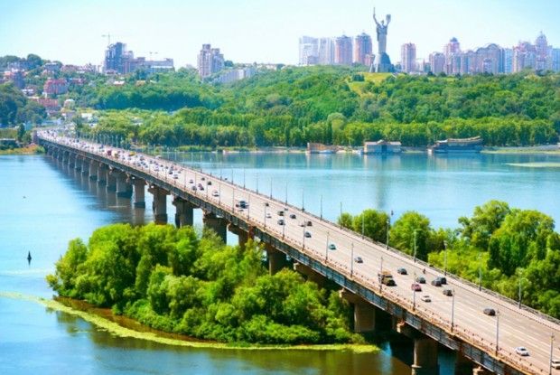 36 років тому Борисові Патону встановили бюст.  А він у свої 99 й досі очолює Академію наук!