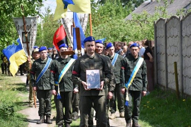 Зупиняв штурм ворога: на Волині в останню дорогу провели старшого солдата Нацгвардії України