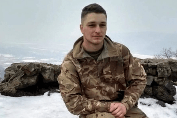 У громаді на Волині зустрічають скорботний кортеж: додому навіки повертається молодий командир