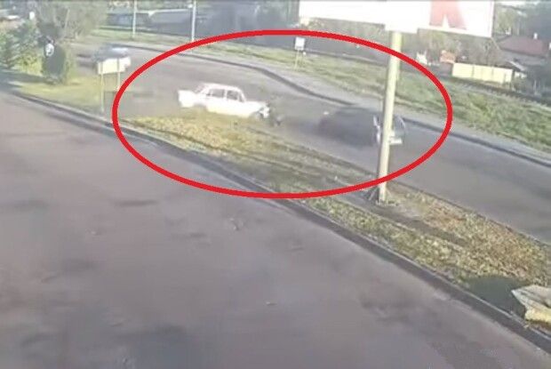 У Луцьку автомобіль на шаленій швидкості перетнув роздільну смугу, є потерпілі (Відео)