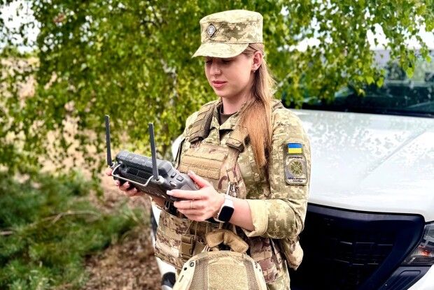 Замість дитсадка – безпілотники: 26-річна волинянка вправно керує дронами на кордоні