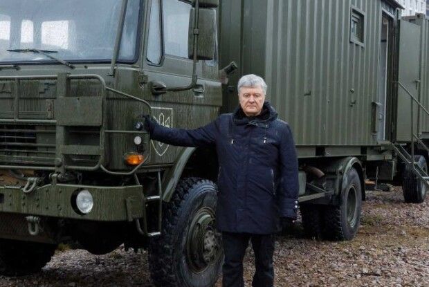 Новий проєкт: Порошенко передає у війська штабний комплекс, зроблений на замовлення бойових льотчиків