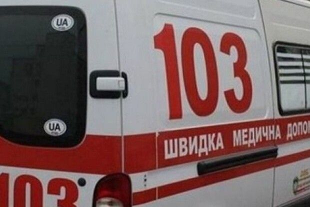 Спроба самогубства? У Луцьку в квартирі виявили чоловіка з ножовим пораненням