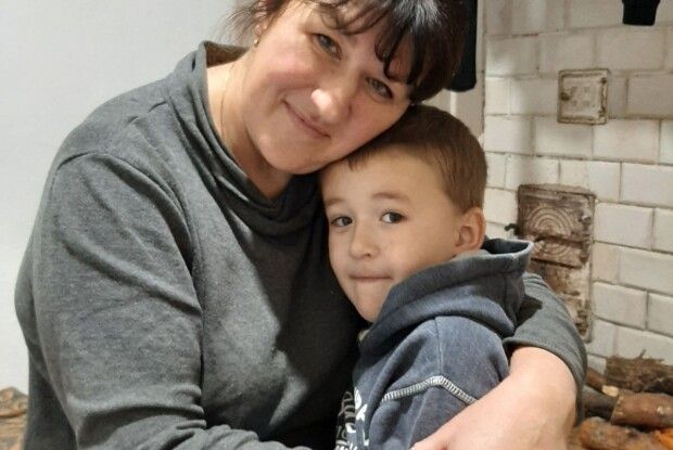 Утекла від обстрілів на Волинь – малу батьківщину бабусі із 5 дітьми 