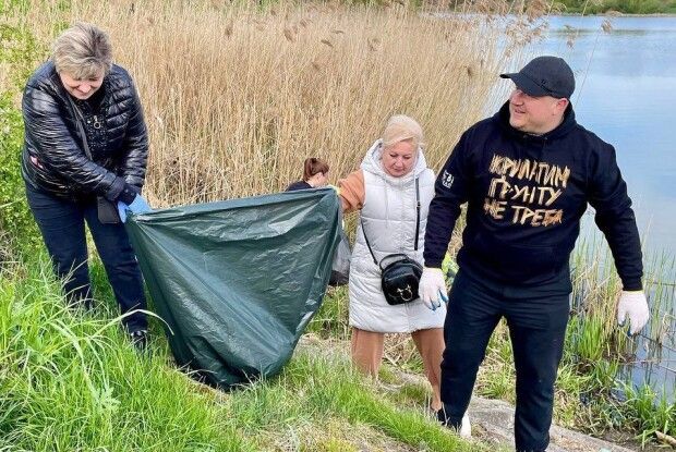 День міського голови Нововолинська розпочався з генерального прибирання (Фото)