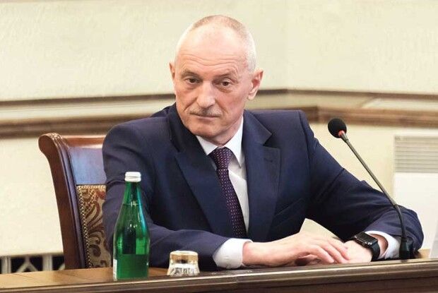 «Cкільки айфонів ви подарували бабусям?»