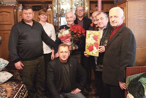 І в 100 літ Степан Євпак із сумом каже ці слова: «З фронту у нашу Галузію з 80 чоловік повернулося лише 17…»