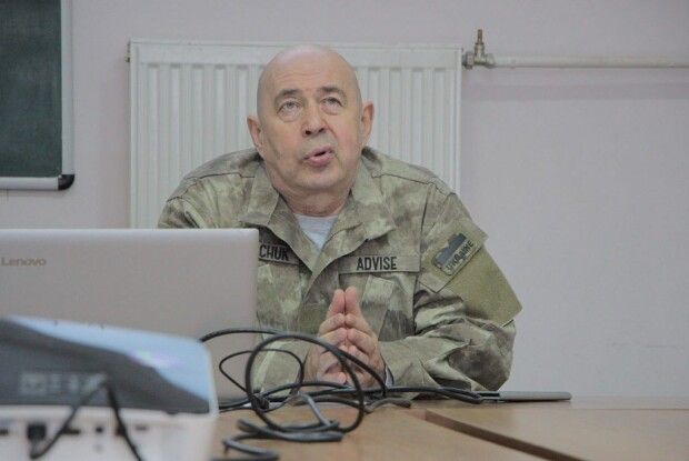Олег Покальчук: «Що далі люди від зони бойових, тим більше вимагають звільнити Крим, а краще Кубань»