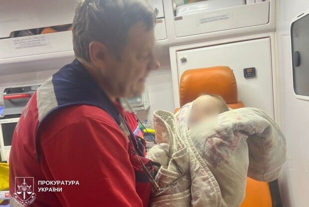 У Києві 7-місячний малюк 5 днів був сам у замкненій квартирі