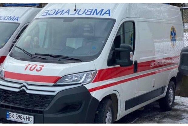 На Рівненщині, щоб надати меддопомогу 75-річному чоловіку, довелося викликати поліцію