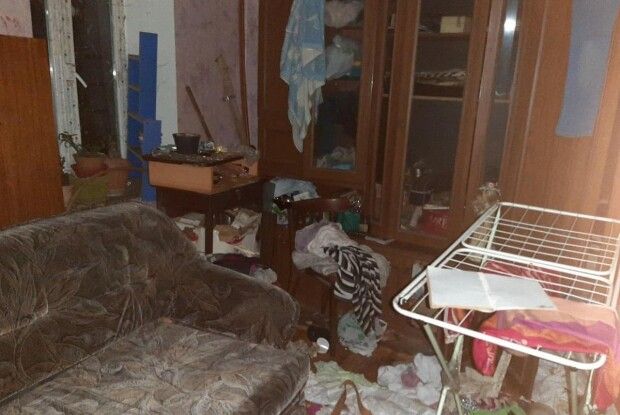 Трьох дітей батьки морили голодом. Малеча просила порятунку в сусідів