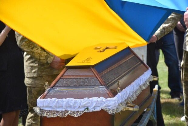 Помер в лікарні від важкого поранення: на Рівненщині попрощалися з Героєм