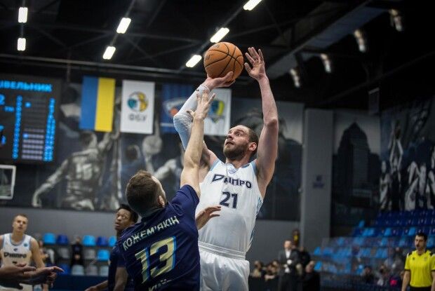 Дніпро перервав переможну серію Будівельника (Відео)