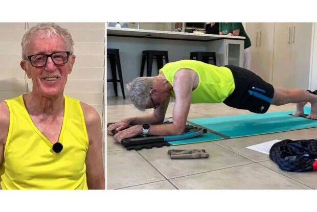 Рекорд: 78-річний дід простояв в планці пів години