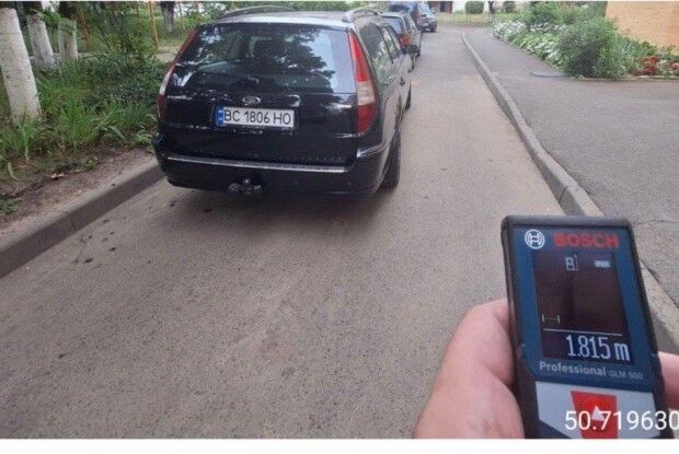 У Луцьку водії систематично порушують правила паркування