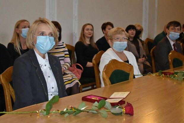 На Волині вчителів вітали з професійним святом. Кого нагородили (Фото)