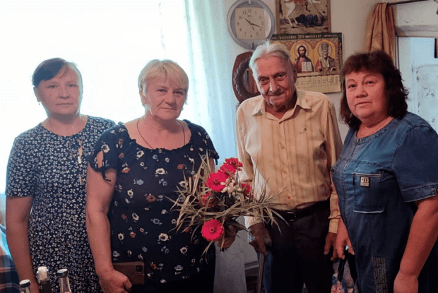 Волинянина, який жодного разу не був у лікарні, привітали з 95-річним ювілеєм