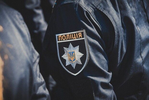 Поліцейський відкрив стрілянину по своїх колегах (Фото)